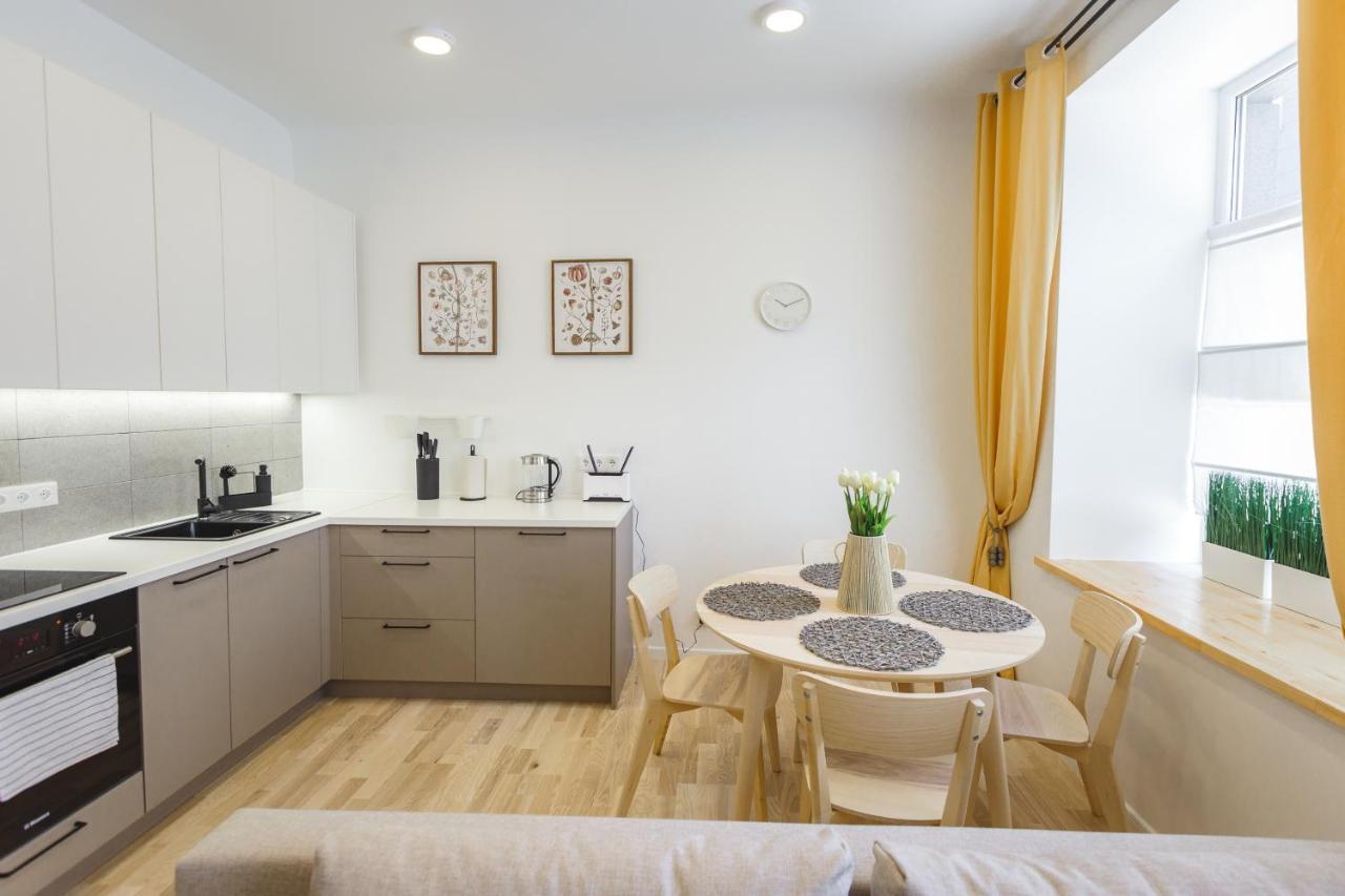 1212 Apartments With Free Parking Riga Bagian luar foto