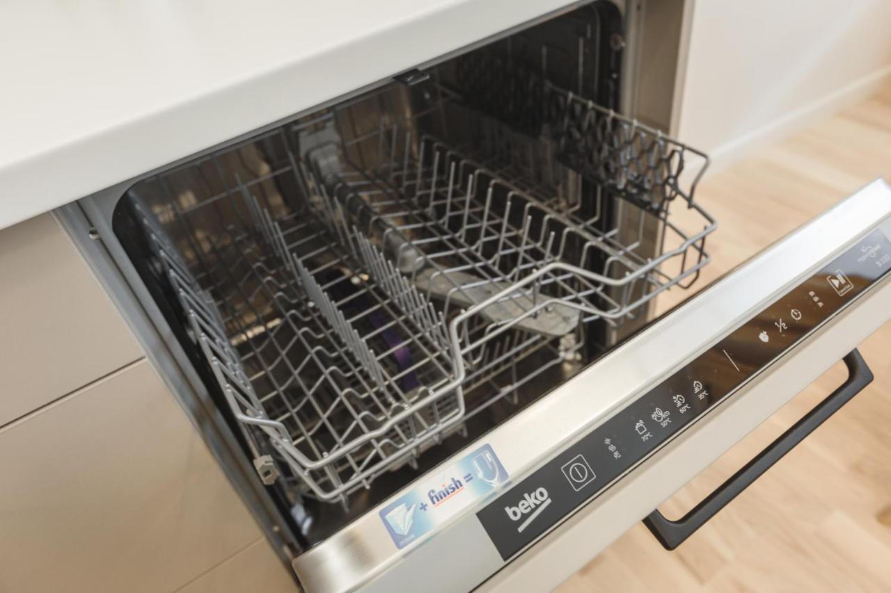 1212 Apartments With Free Parking Riga Bagian luar foto
