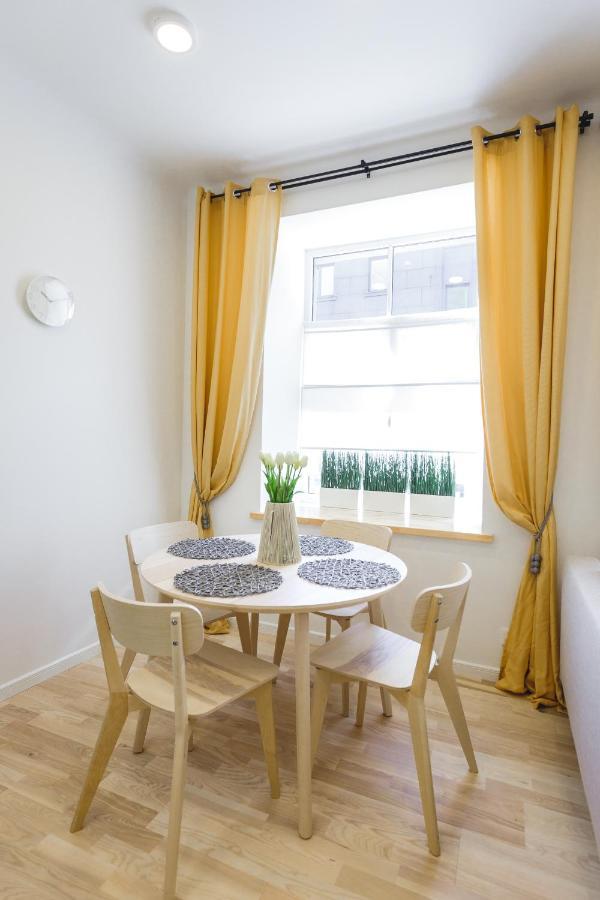 1212 Apartments With Free Parking Riga Bagian luar foto