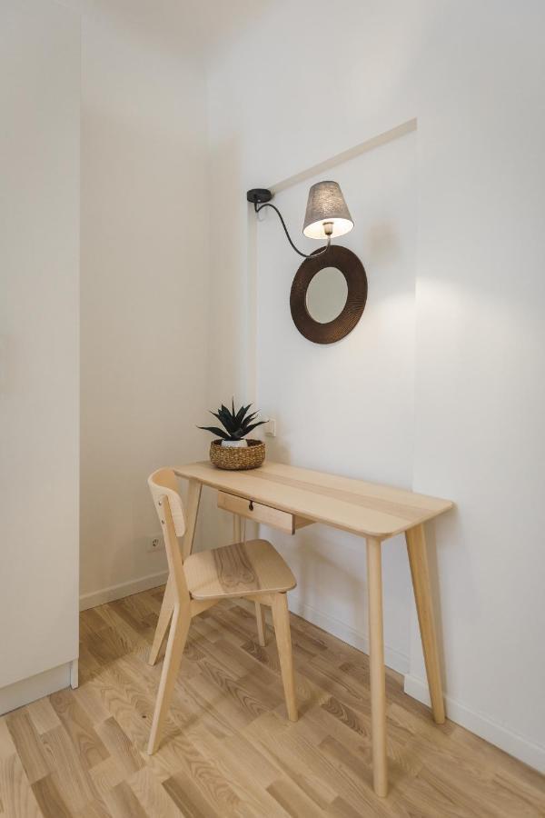 1212 Apartments With Free Parking Riga Bagian luar foto