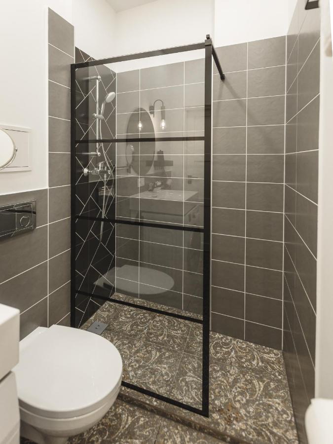 1212 Apartments With Free Parking Riga Bagian luar foto