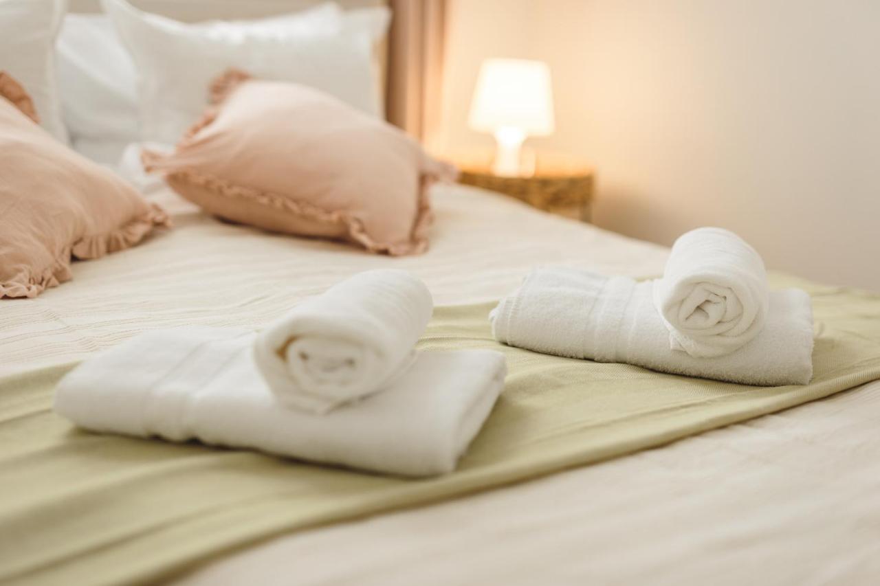 1212 Apartments With Free Parking Riga Bagian luar foto