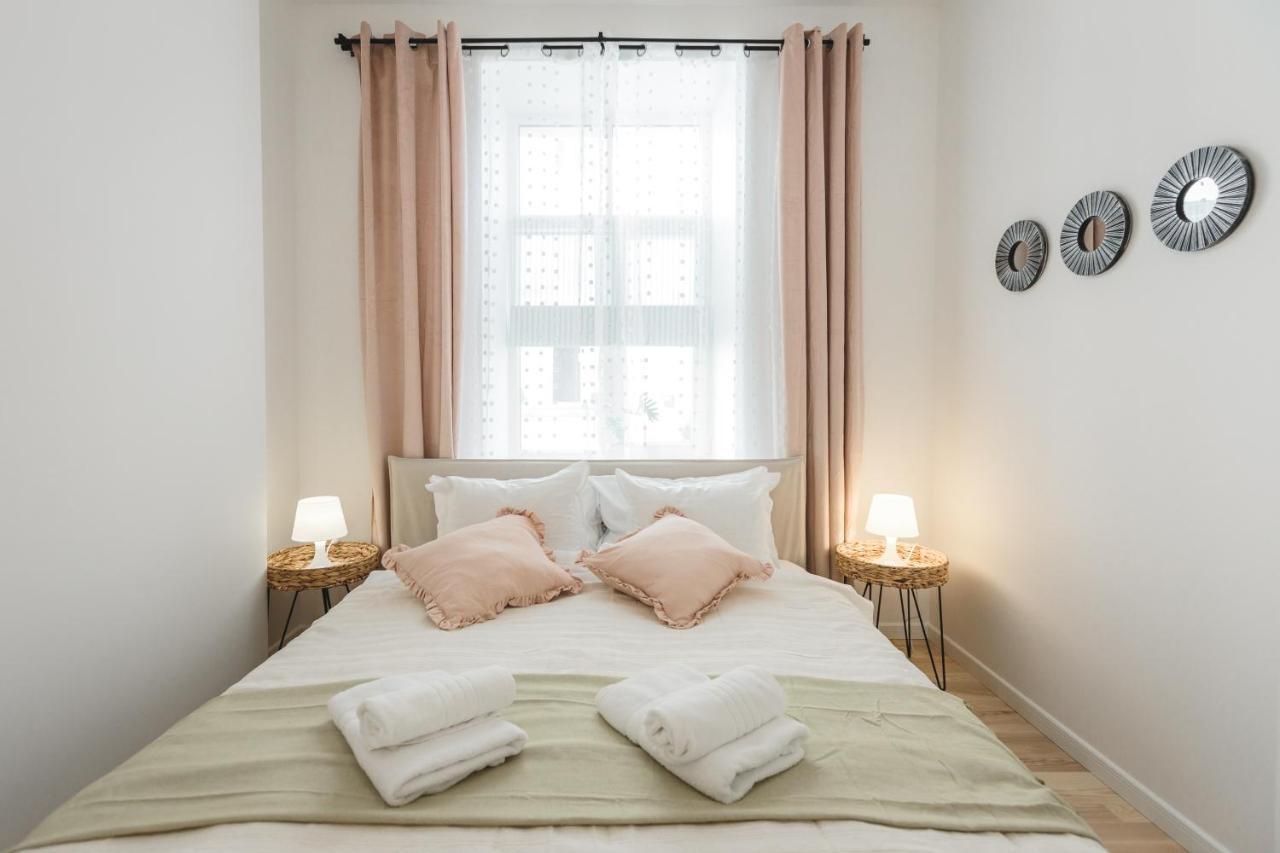1212 Apartments With Free Parking Riga Bagian luar foto