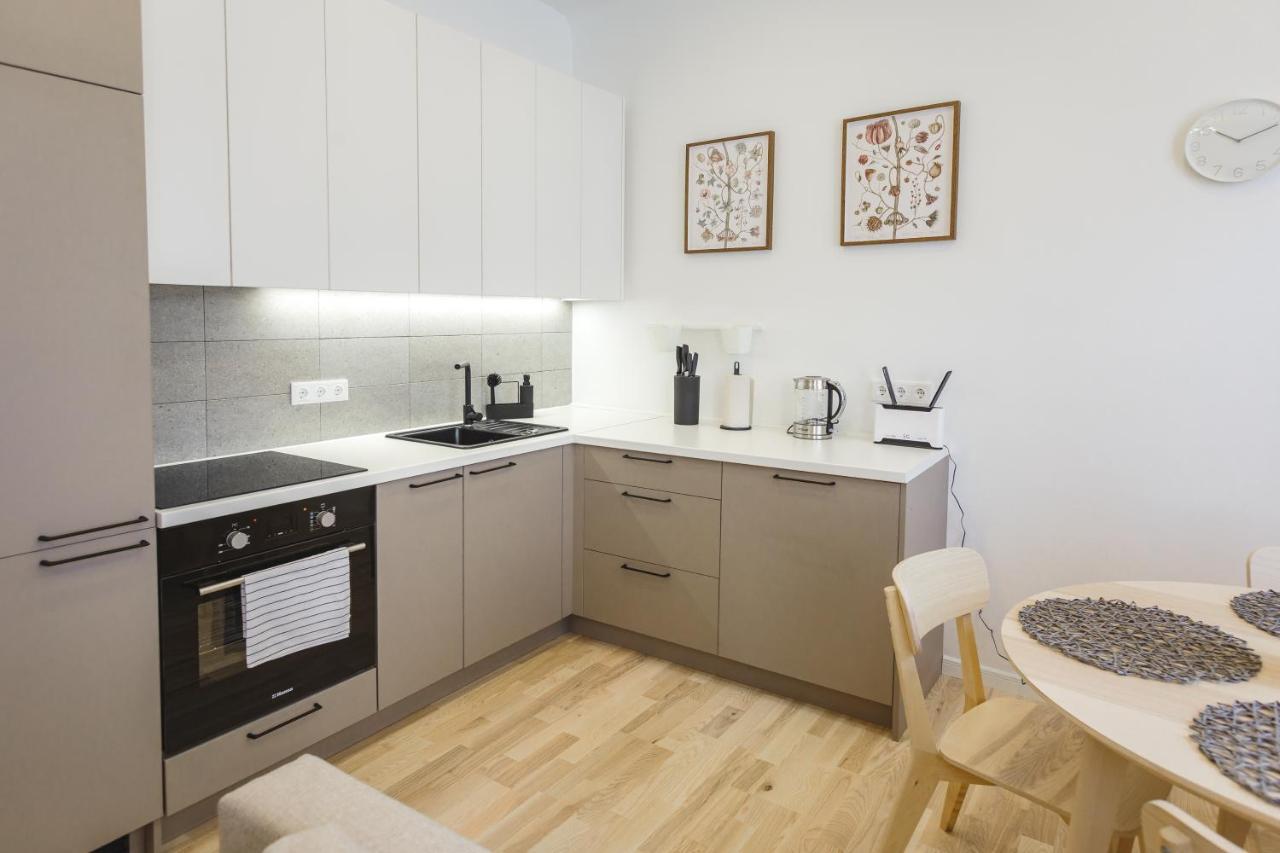 1212 Apartments With Free Parking Riga Bagian luar foto