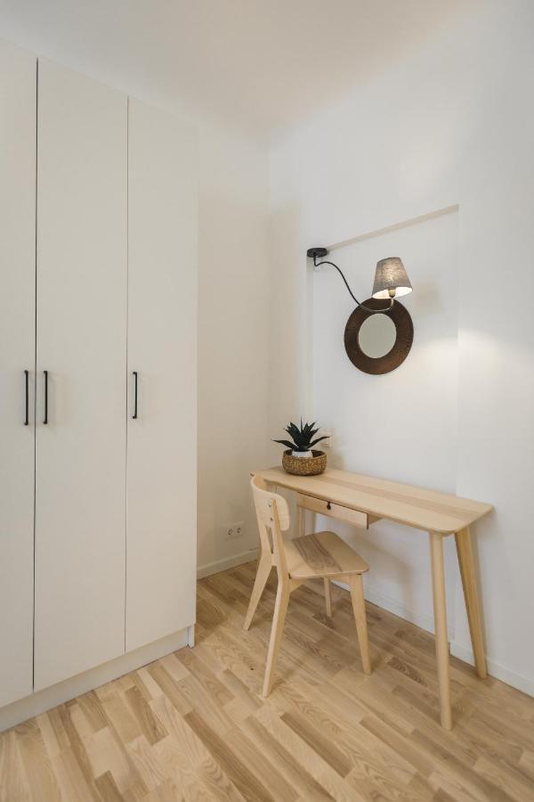 1212 Apartments With Free Parking Riga Bagian luar foto