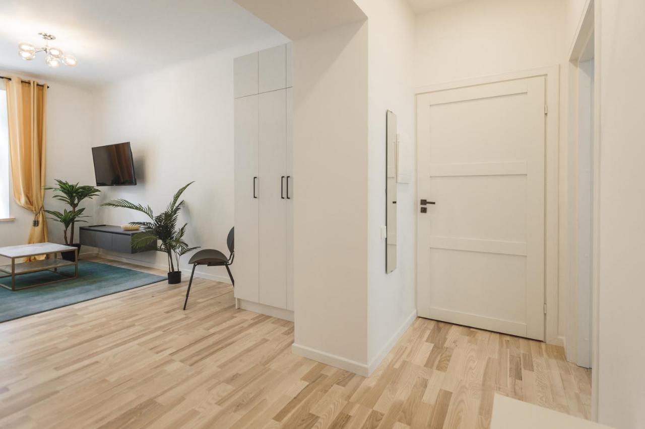 1212 Apartments With Free Parking Riga Bagian luar foto