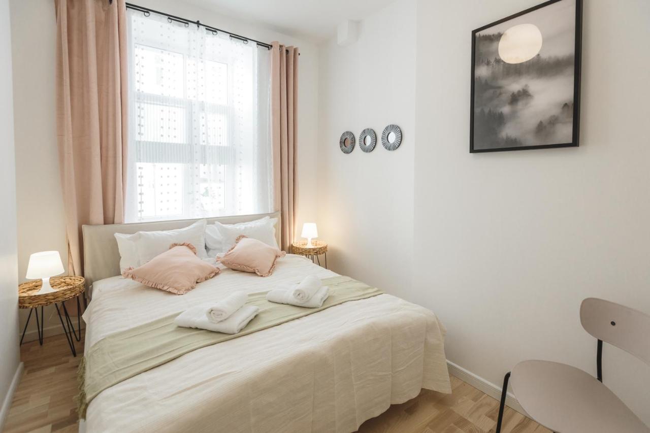 1212 Apartments With Free Parking Riga Bagian luar foto