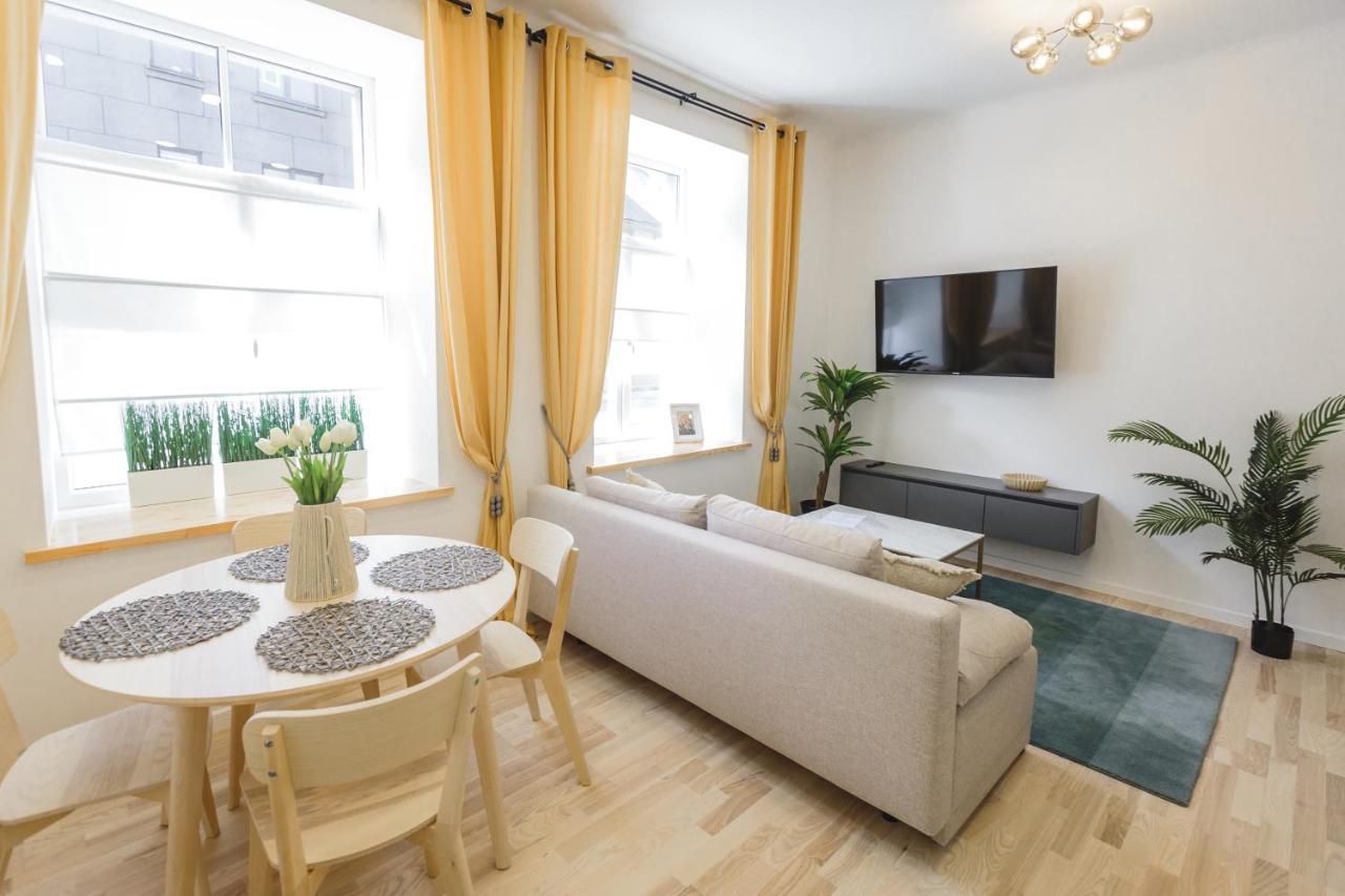1212 Apartments With Free Parking Riga Bagian luar foto