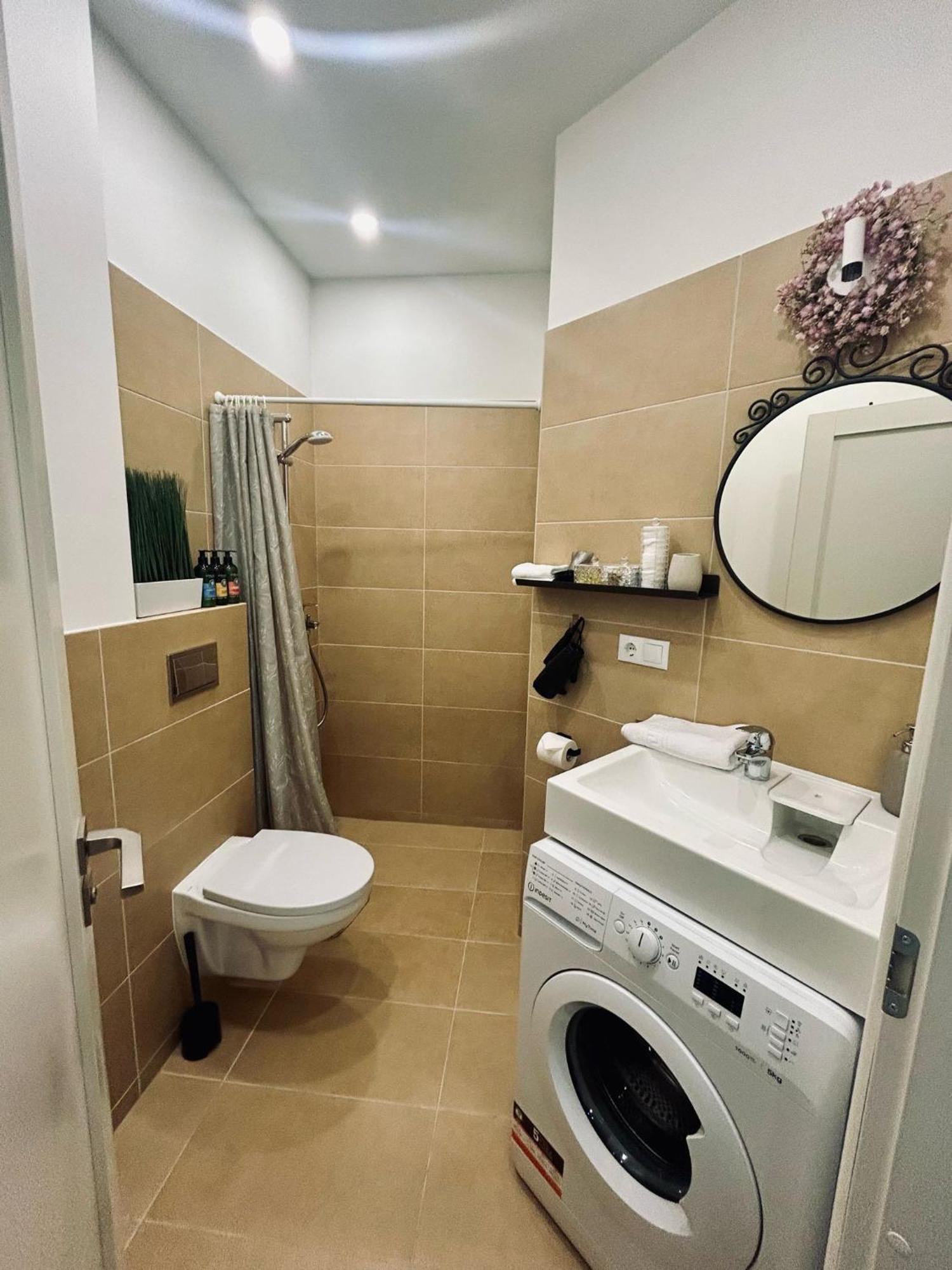 1212 Apartments With Free Parking Riga Bagian luar foto